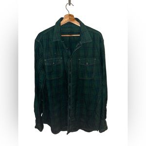 Everyday dark green flannel💚